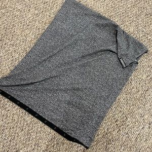 Lululemon customizable snap scarf